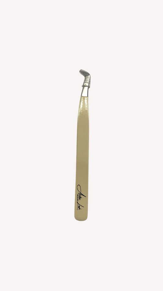 Maddy Tweezer